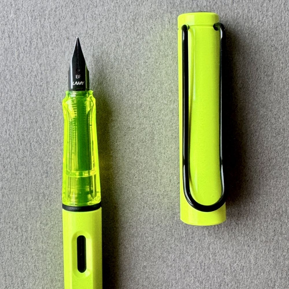 Перьевая ручка Lamy Safari Neonyellow NW 0C8 с пером F (4041853) 4