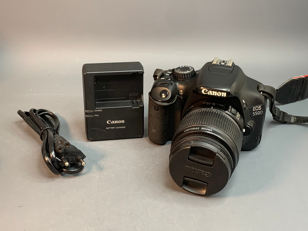 Canon EOS 550D Kit 18-55mm 13.973 Кадров