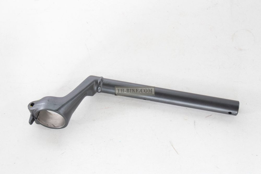 53100-MGZ-J00. PIPE COMP., R. STEERING HANDLE. Clip-on Right CBR500