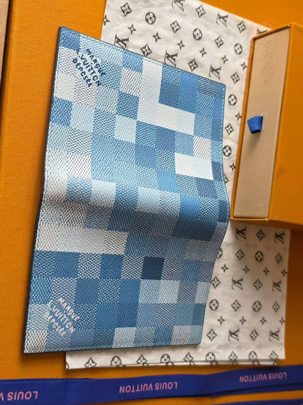 Обложка для паспорта Louis Vuitton