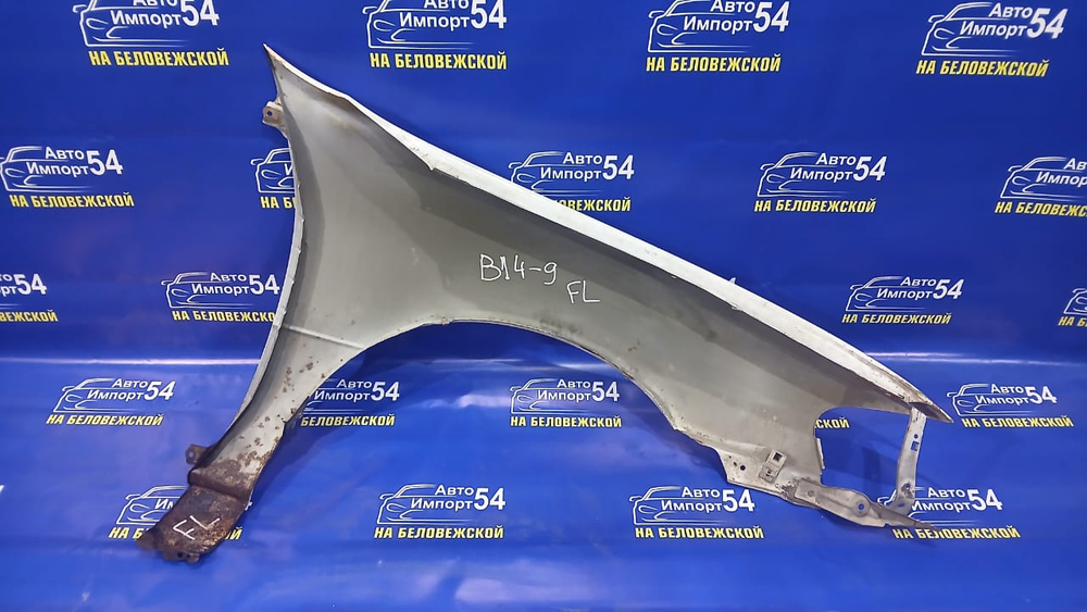 Крыло переднее левое NISSAN SUNNY 1997