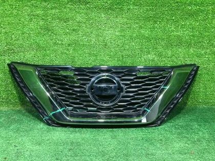 Решетка радиатора Nissan Qashqai 2 j11 (2017-2023)