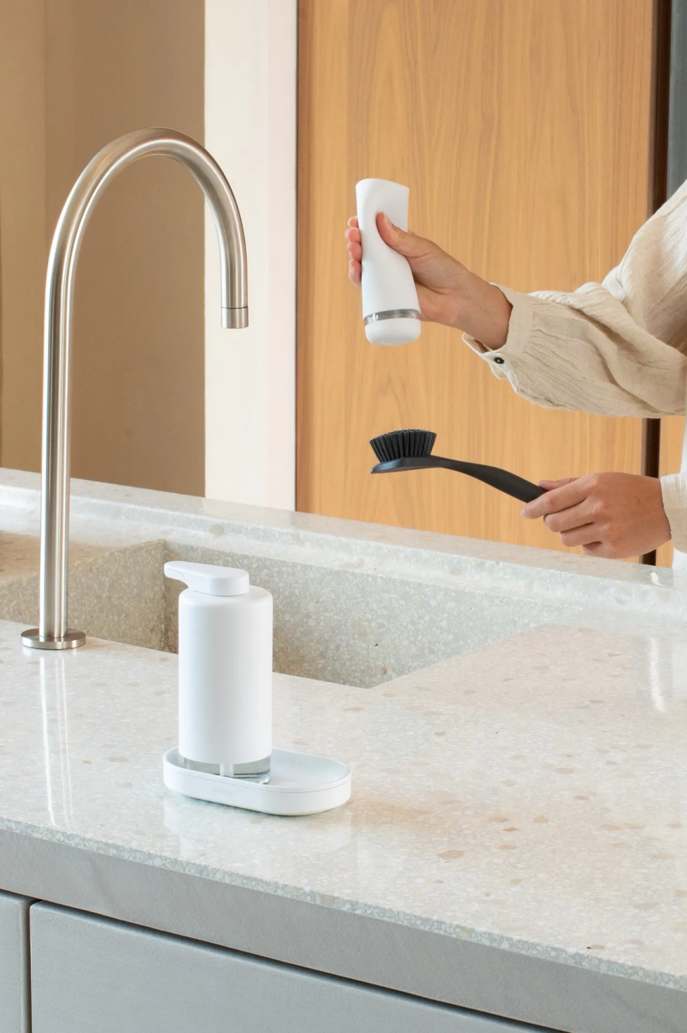 Brabantia Набор из 2 дозаторов для жидкости для посуды SinkStyle Mineral Fresh White EAN 8710755227967
