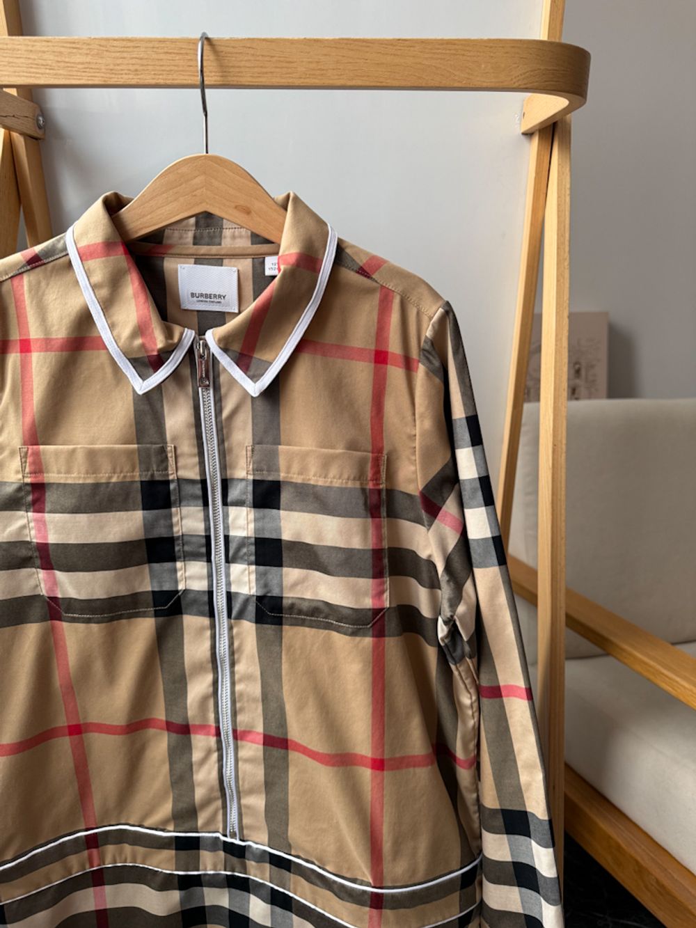 Платье Burberry, 152