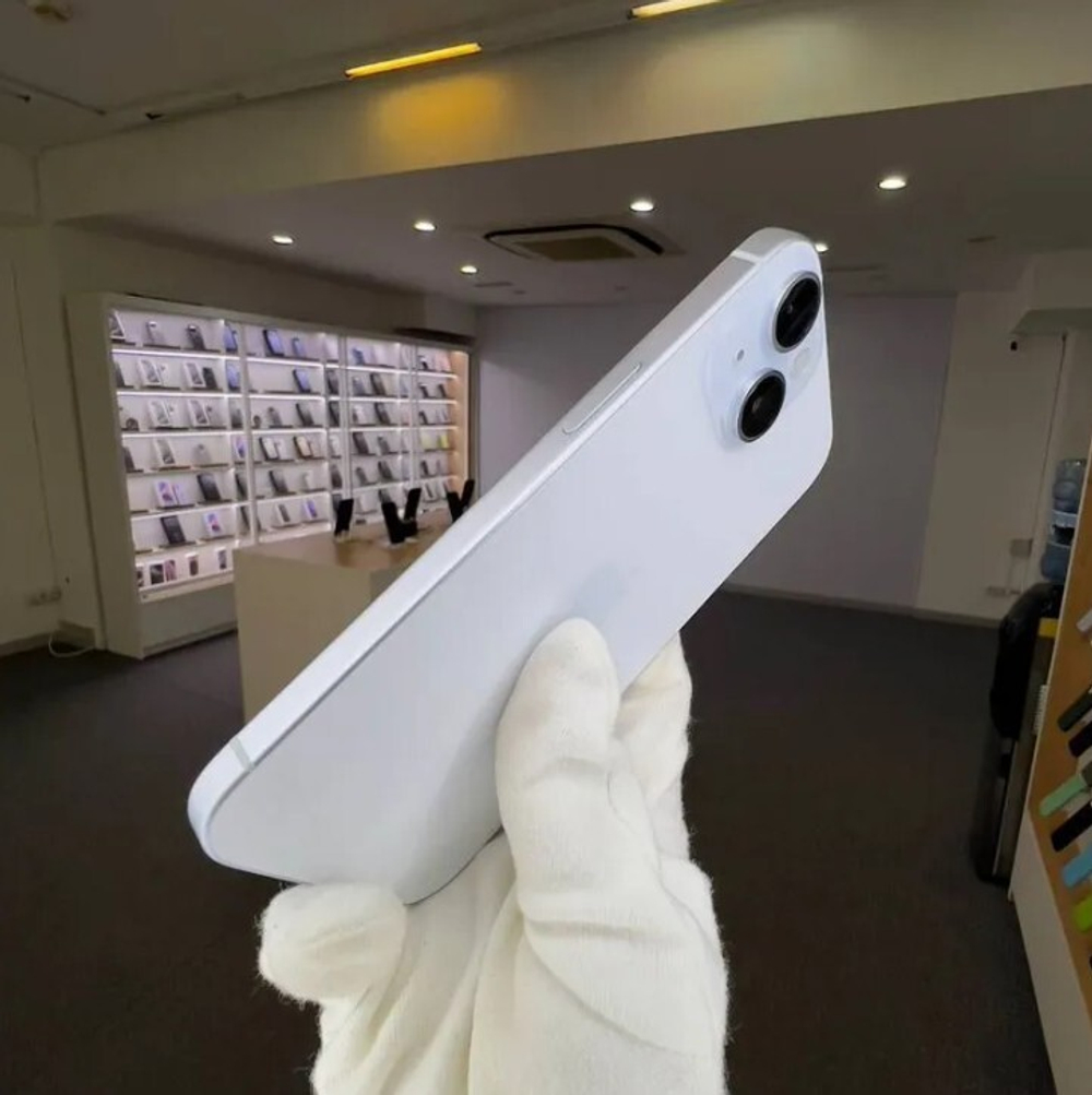 iPhone 15, 128 ГБ б/у