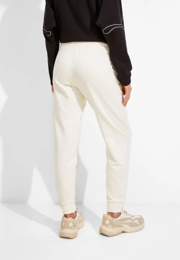 Брюки спортивные женские PUMA BETTER ESSENTIALS Pants cl TR