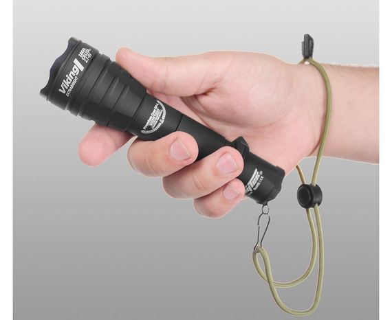 Тактический фонарь Armytek Viking теплый свет