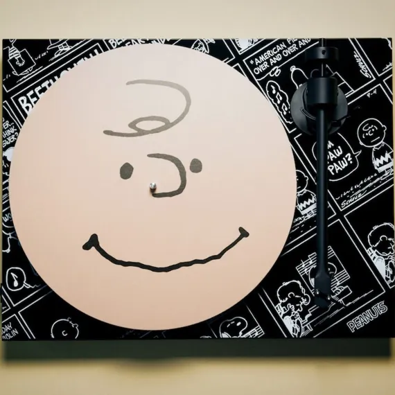 Pro-Ject Peanuts Turntable