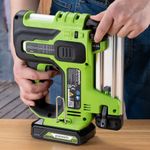 Нейлер акк. Greenworks GD24BN, 24V, б/щет,100 уд/мин, гвозди 18GA, LED,1х2Ач,ЗУ,кор (3400707CUA)