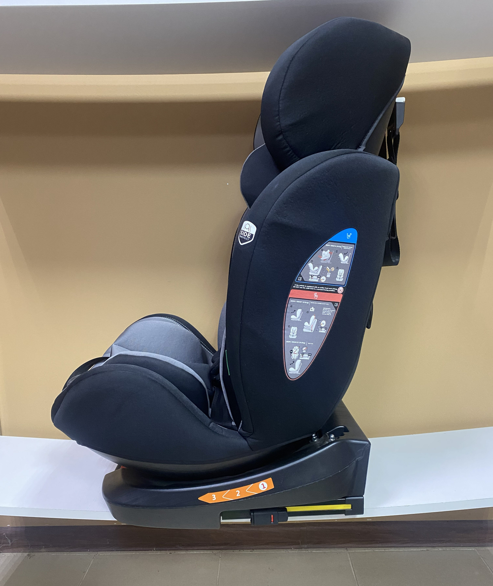 Автокресло XZ-16 Isofix группа 0+1+2+3+ ,вес от 0 до 36 кг (с рождения и до 12 лет) , цвет серо-черный.