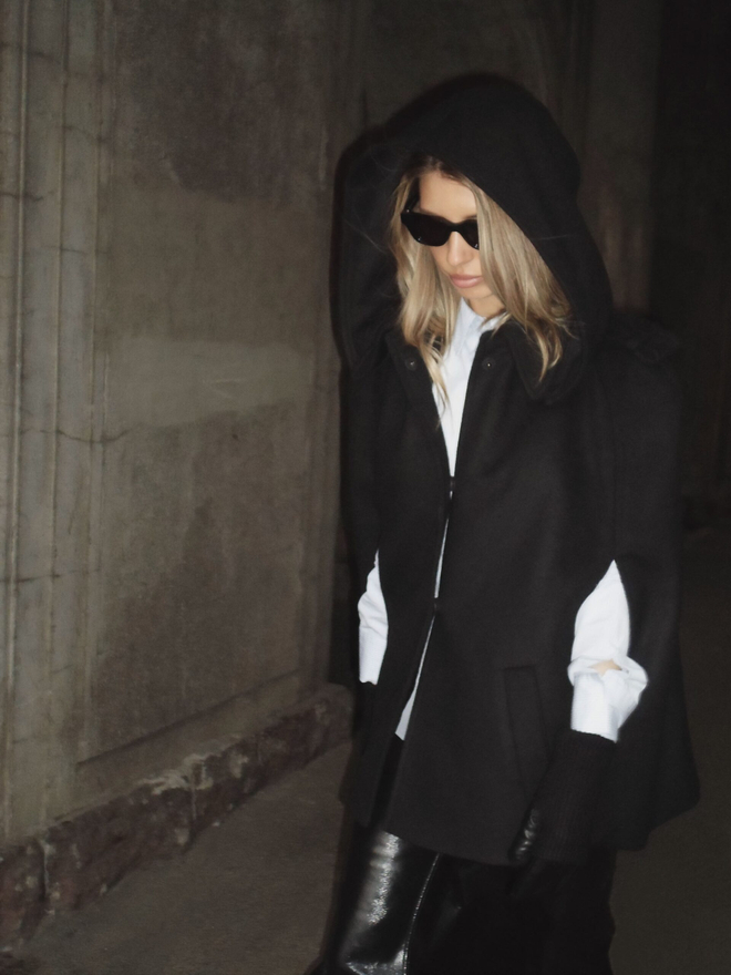 Кейп Hanna Black  из кашемира