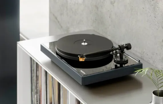Revox T700 Studio Master Turntable Black