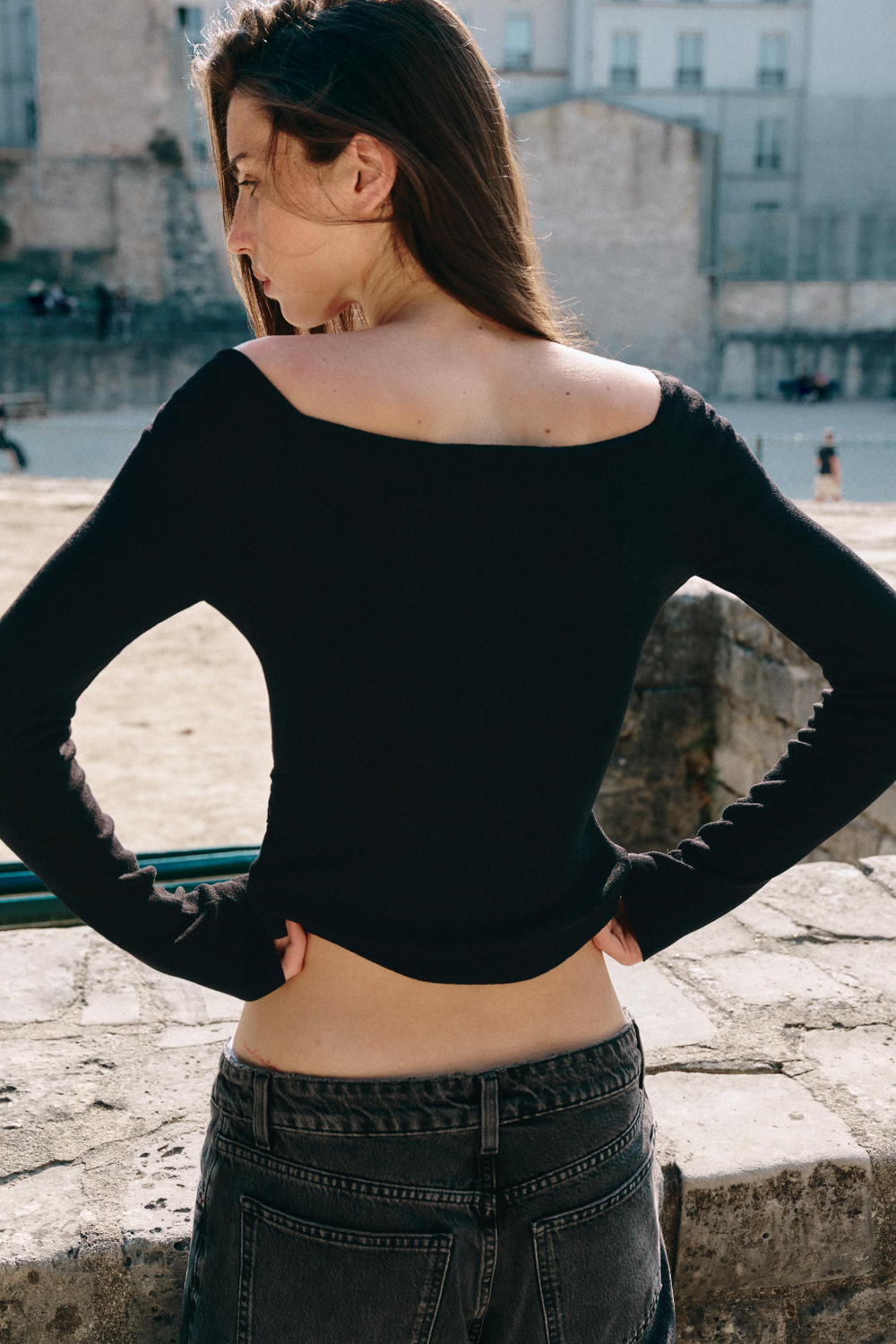 ТРИКОТАЖНЫЙ ТОП СО СБОРКАМИ — ZARA