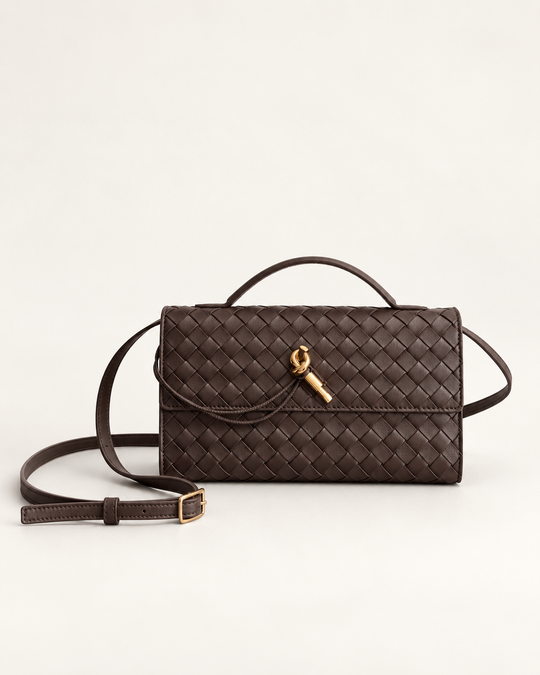 Сумка Bottega Veneta Andiamo Clutch — тёмно-коричневая