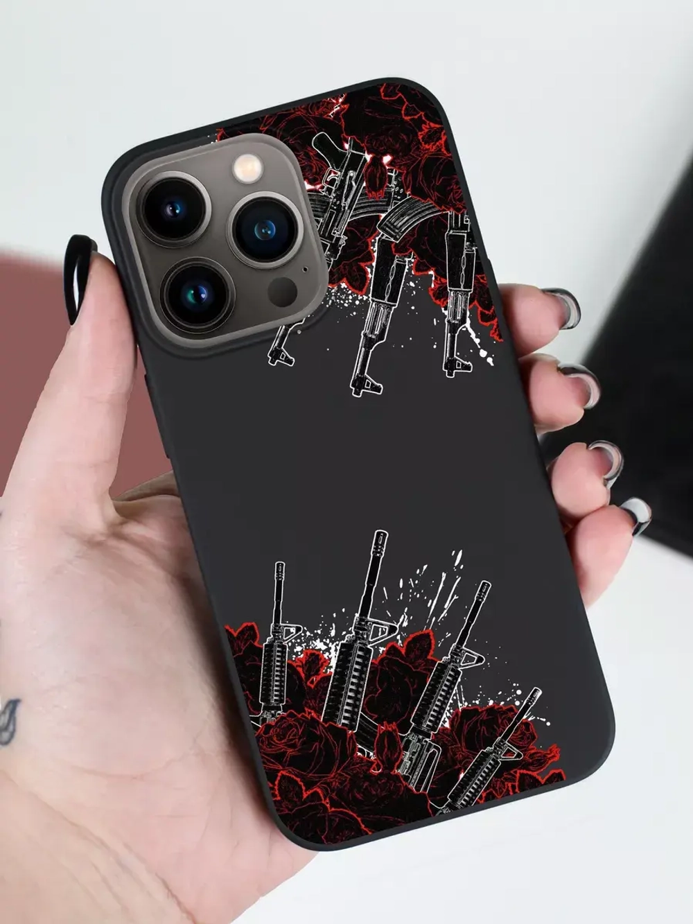 Чехол на iPhone 13 Pro с принтом