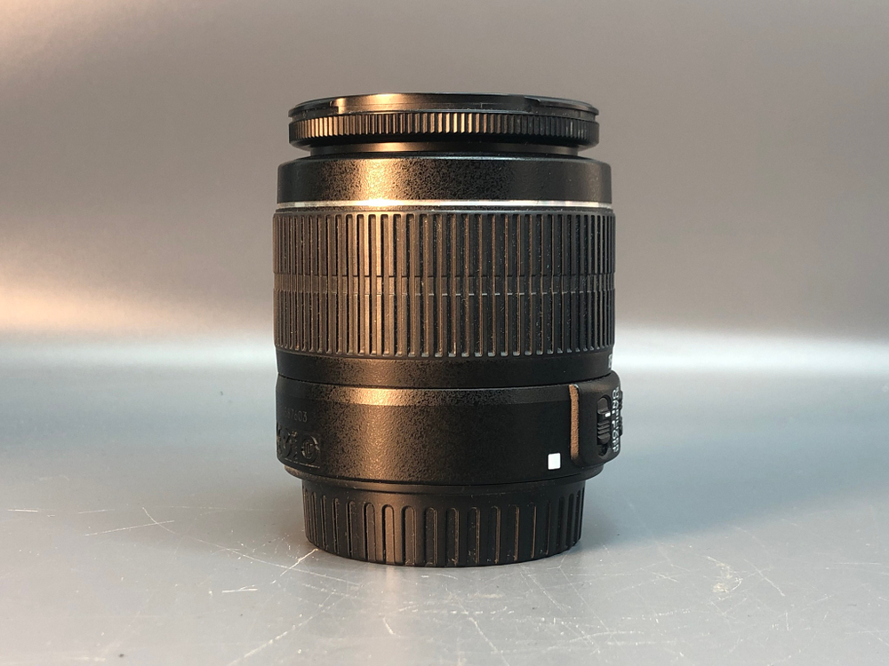 Canon 550D Kit 18-55mm, 12.890 кадров пробега
