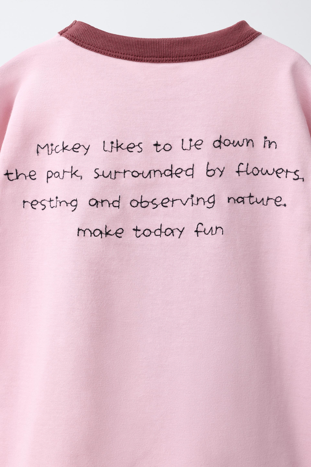 ZARA ФУТБОЛКА С ПРИНТОМ И ВЫШИВКОЙ MICKEY MOUSE © DISNEY, РОЗОВЫЙ