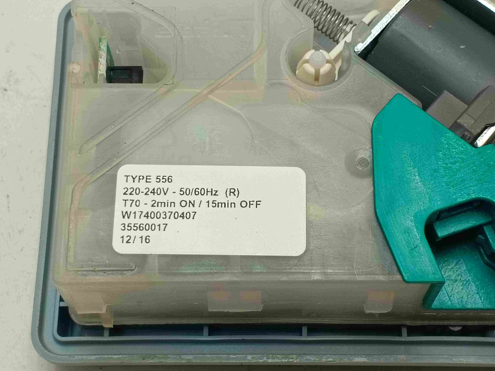LTF11M121 Дозатор моющих средств для посудомоечной машины Ariston 25560017 б/у