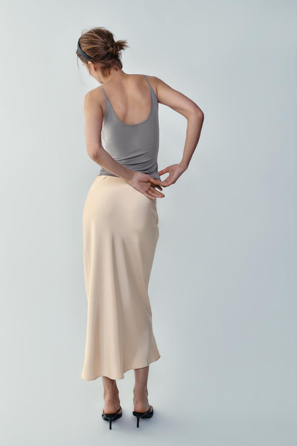 ZARA АТЛАСНАЯ ЮБКА МИДИ С УЗЛОМ, ЭКРЮ