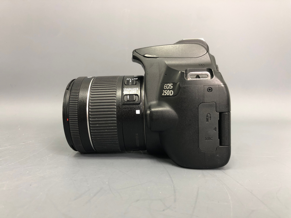Canon 250D + 18-55mm 4-5.6 IS STM