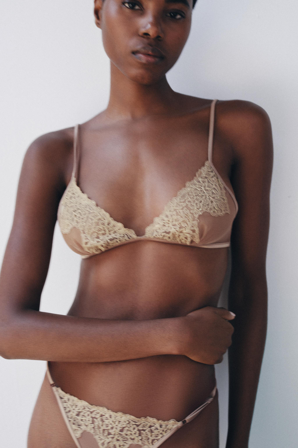 БЮСТГАЛЬТЕР ИЗ СЕТКИ С КРУЖЕВОМ — ZARA