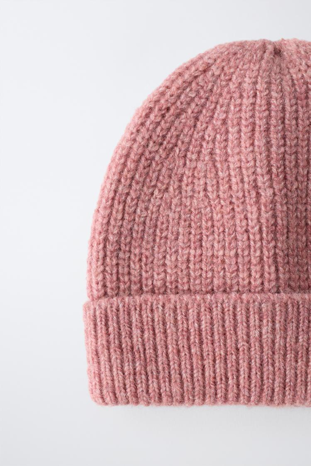 ZARA ТРИКОТАЖНАЯ ШАПКА БИНИ, РОЗОВЫЙ
