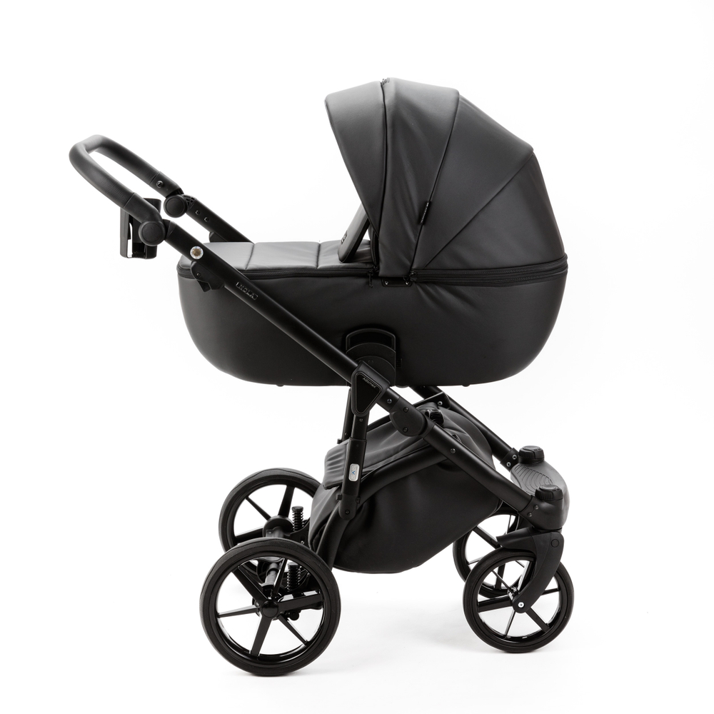 Детская универсальная коляска Adamex NOLA Deluxe 2 в 1 N-SA2 (Черная экокожа)
