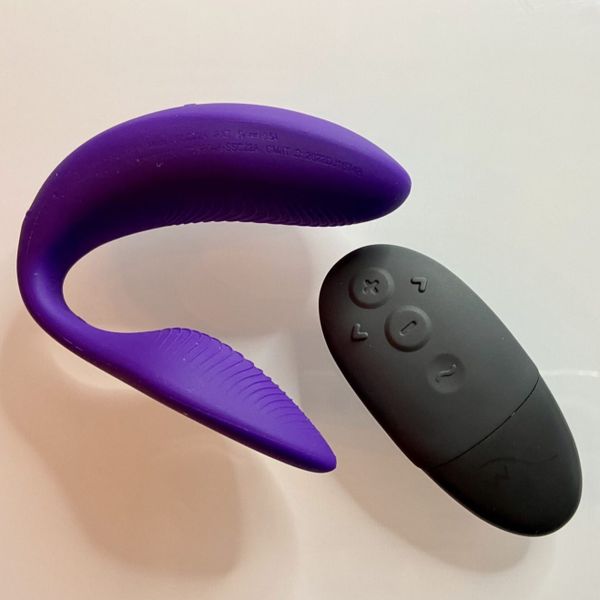 Хотим поделиться обзором на интересный парный девайс We-Vibe Sync 2. Это отличный пример того, как технология может мягко и ненавязчиво усиливать интимную близость. Хотим поделиться обзором на интересный парный девайс We-Vibe Sync 2. Это отличный пример того, как технология может мягко и ненавязчиво усиливать интимную близость.
