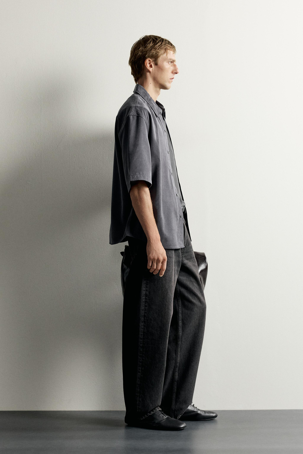 РУБАШКА RELAXED FIT ИЗ СТРУЯЩЕЙСЯ ТКАНИ — ZARA · 3715/222