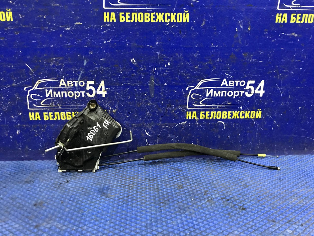 Замок двери передней правой SUBARU LEVORG 2014-2020