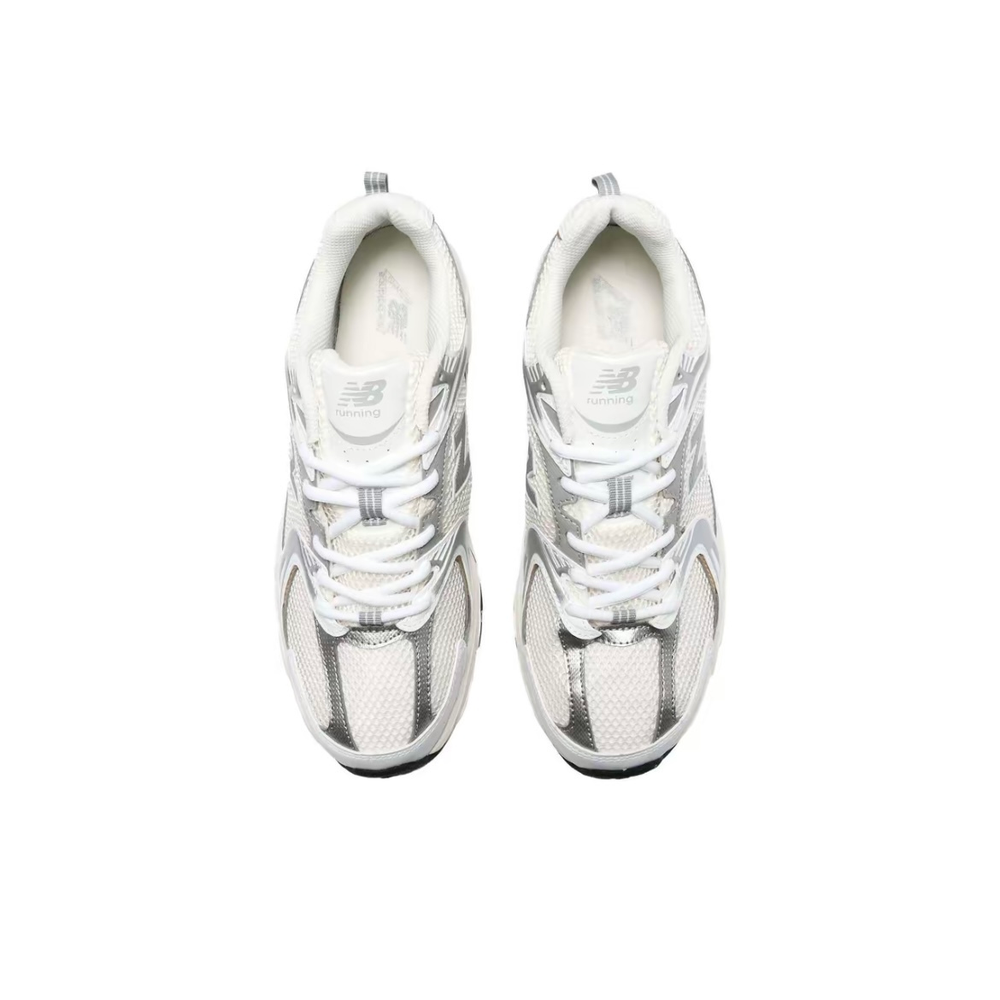 alt="Накладки Stoneware и Linen на New Balance 530 MR530RD крупным планом"