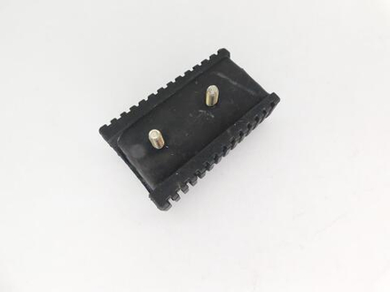 накладка на подножку водителя Suzuki VL800 VZ800 43550-41F00-000