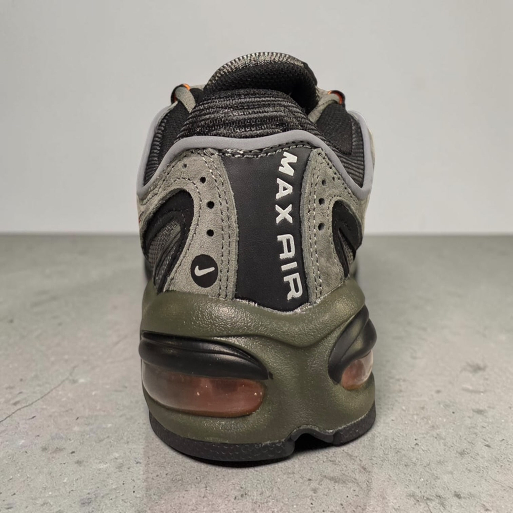 Nike Air Max Tailwind IV • Gray Olive