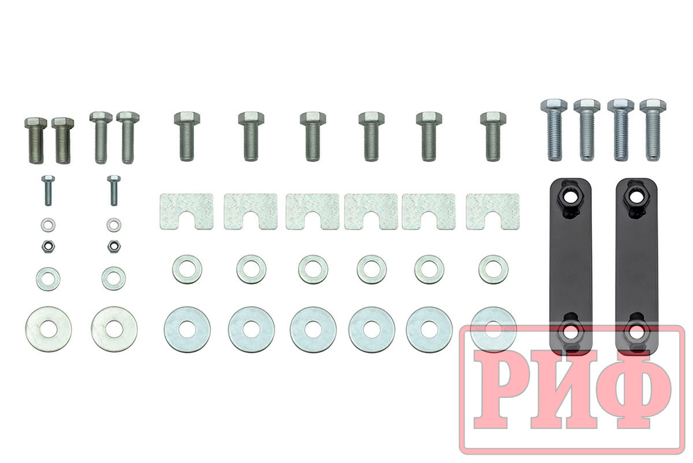 Бампер силовой задний Toyota Land Cruiser 76 2007+ с квадратом под фаркоп и фонарями РИФ