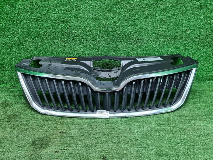 Решетка радиатора Skoda Rapid 1 (2012-2020)
