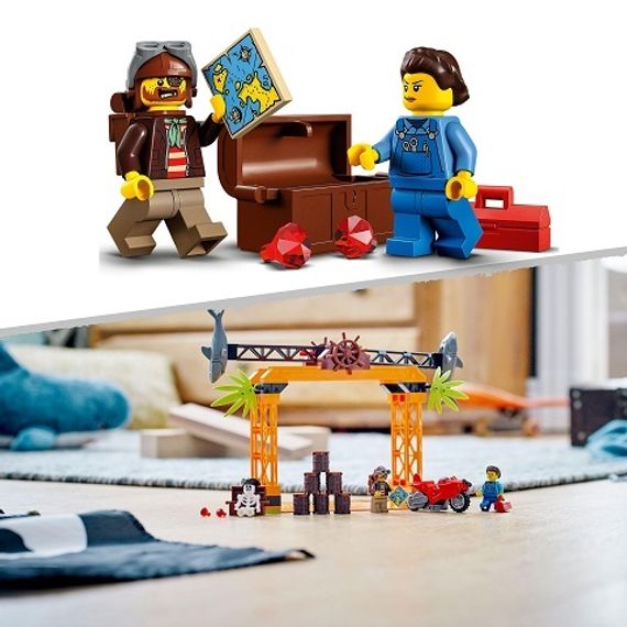 Lego konstruktor City 60342 The Shark Attack Stunt Challenge