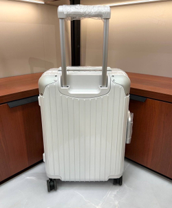 Чемодан Rimowa Hybrid