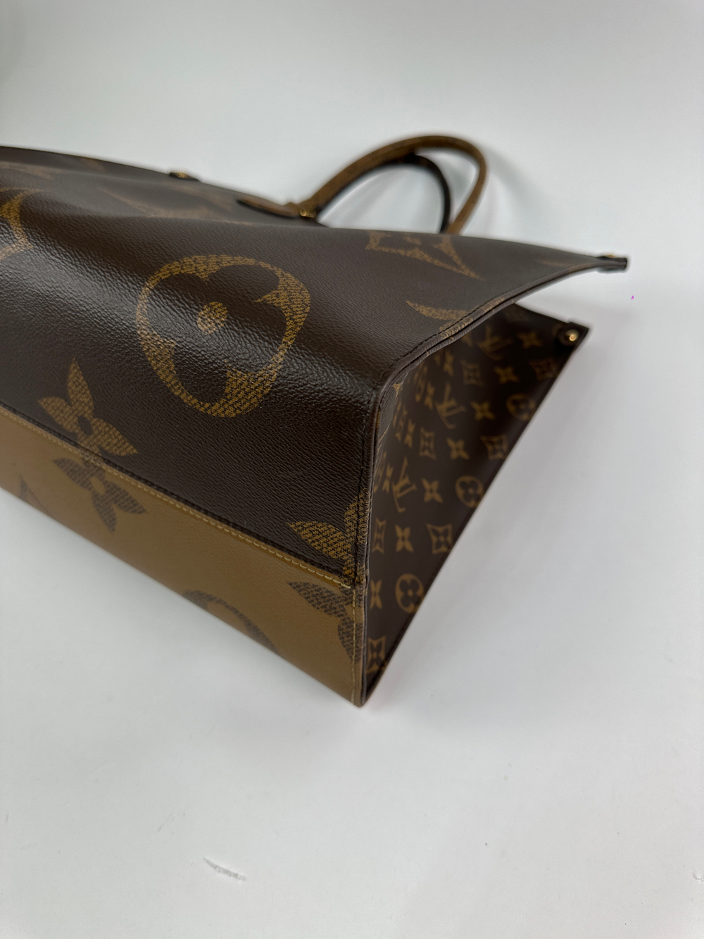 Сумка Louis Vuitton OnTheGo