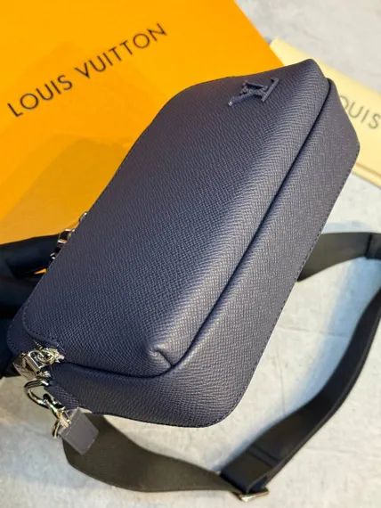 Сумка-мессенджер Louis Vuitton Avenue синий
