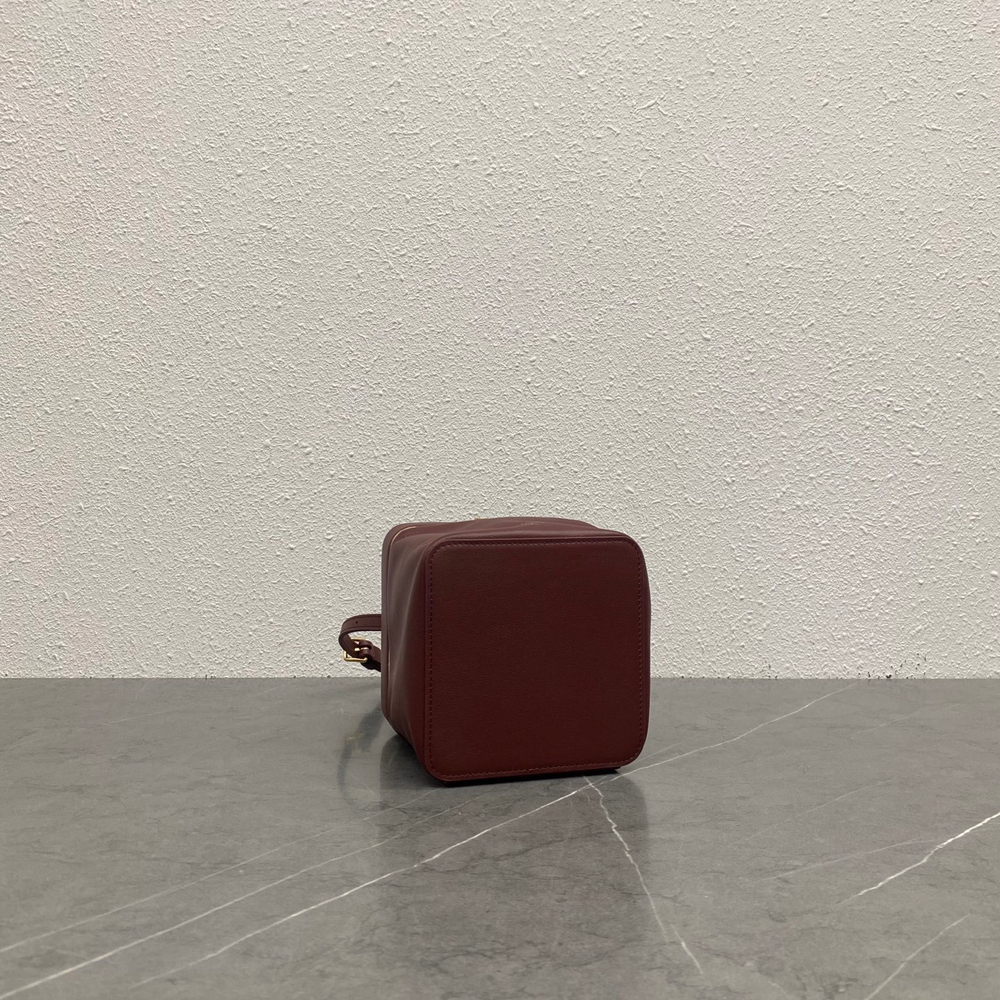 Cube in Supple