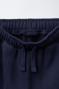 ZARA ОДНОТОННЫЕ БРЮКИ-БАНАНЫ, МОРСКОЙ СИНИЙ