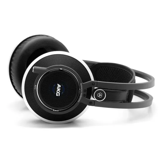 AKG K812