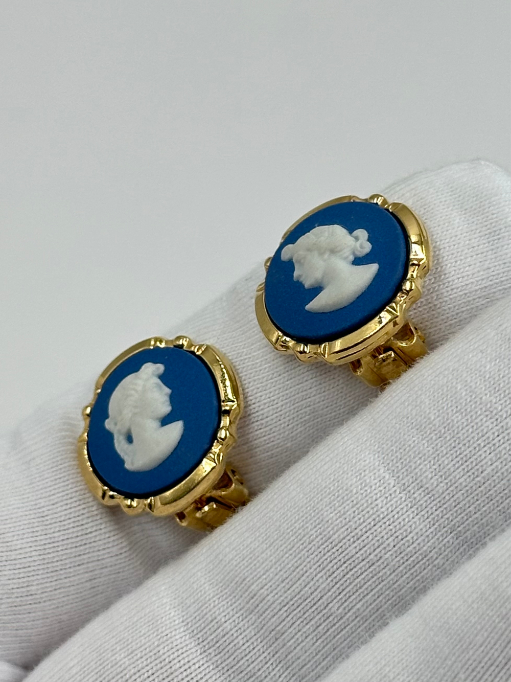 Клипсы Wedgwood синие