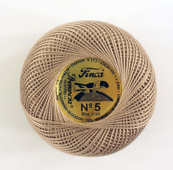Мулине Finca №5 Perle (Жемчужное), цв. 8017 / 1 мот. х 221.25 метра