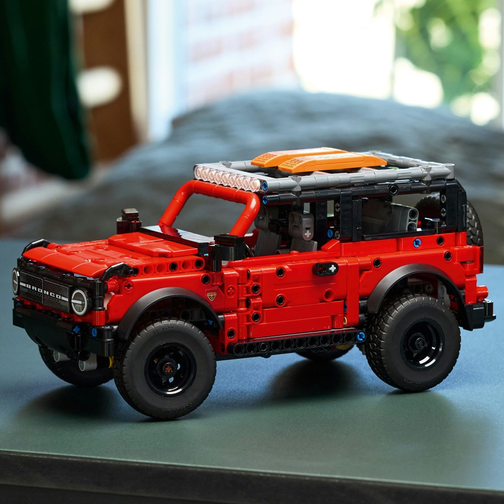 Конструктор LEGO Technic 42213 Форд Бронко