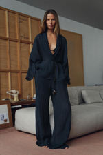 ПОЛУПРОЗРАЧНЫЕ БРЮКИ С ЭФФЕКТОМ ЖАТКИ — ZARA