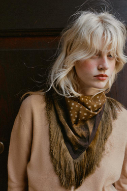 ZARA ПЛАТОК С ЦВЕТОЧНЫМ ПРИНТОМ И БАХРОМОЙ, ЗЕЛЕНЫЙ