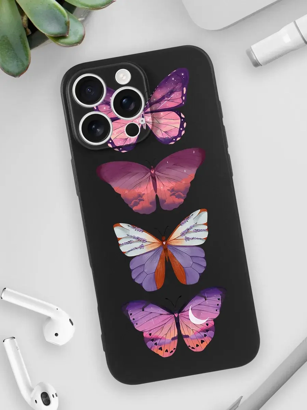 Чехол на iPhone 16 Pro Max