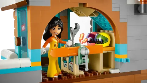Конструктор LEGO Friends 41756 Каникулы: Лыжная трасса и кафе