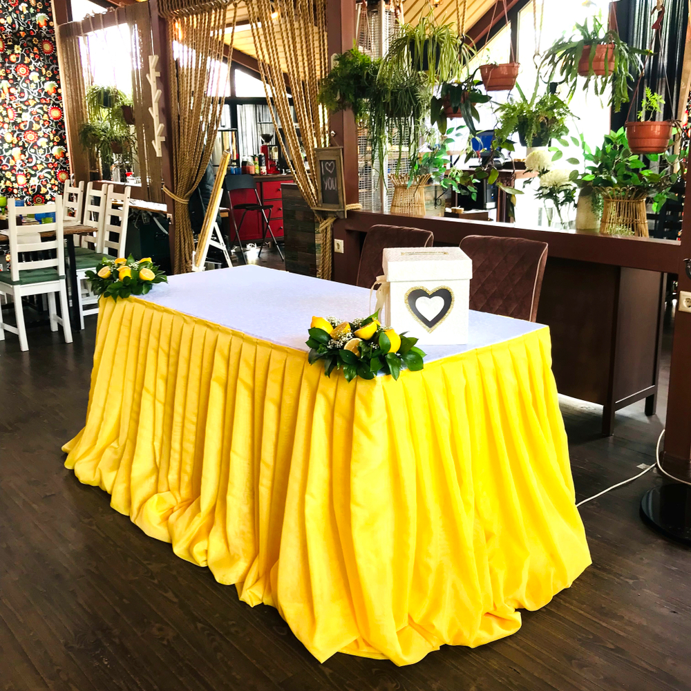 Свадьба стол в желтом 0002